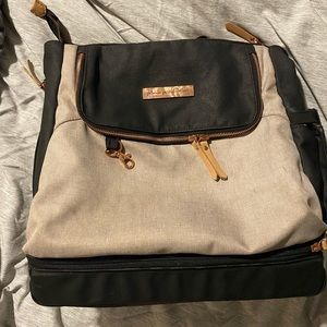 Petunia Pickle Bottom Pivot